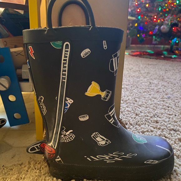 Carter’s Kids Black Hockey-Themed Rain Boots - Picture 2 of 3